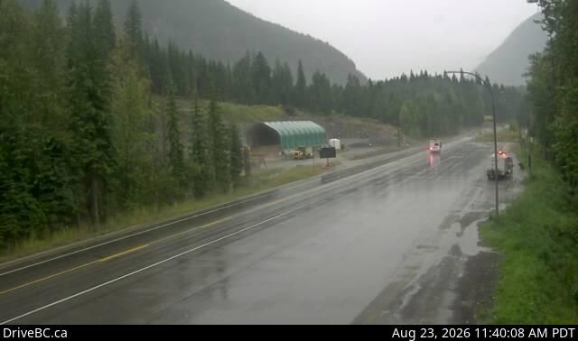 Traffic Cam Canyon Creek › East: Hwy 1, about 30 km east of Revelstoke, looking east