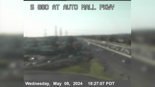 Traffic Cam Irvington District › South: TVA62 -- I-880 : S880 at Auto Mall Pkwy