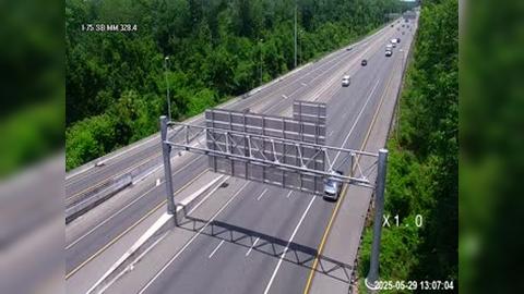 Traffic Cam Royal: I-75 @ MM 328.4 SB