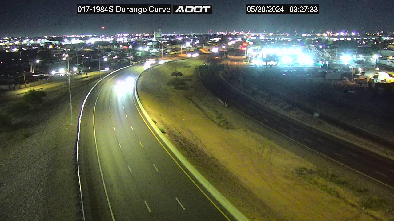 Traffic Cam Phoenix › South: I-17 SB 198.43 @Durango Curve