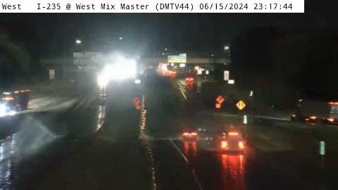 Traffic Cam West Des Moines: DM - I-35/80/235 @ West Mixmaster (44)