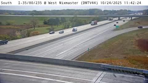 Traffic Cam West Des Moines: DM - I-35/80/235 @ West Mixmaster (44)