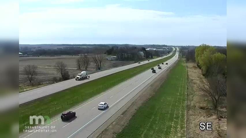Traffic Cam Oronoco: T.H.52 SB S of 100th St NW (MP 63.5)