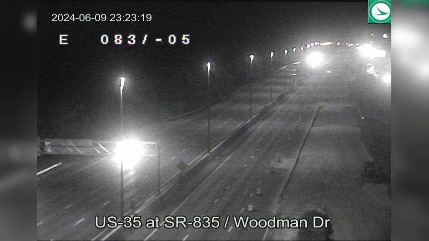 Traffic Cam Riverside: US-35 at SR-835 - Woodman Dr