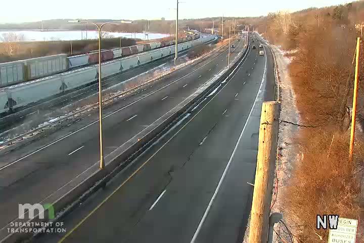 Traffic Cam St. Paul: T.H.61 NB @ Highwood Ave