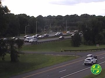 Traffic Cam Lincroft › North: MM 109.9 South of Exit 109 - CR 520 (Middletown Twp)