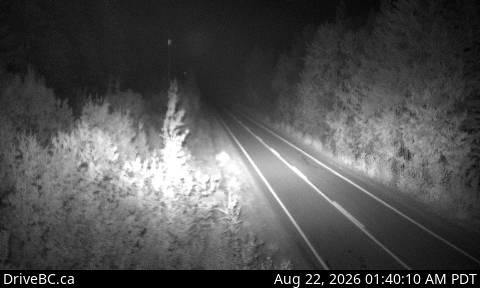 Traffic Cam Area B › North: Hwy 23, about 30 km south of Revelstoke and 22 km north of Shelter Bay Ferry, looking north