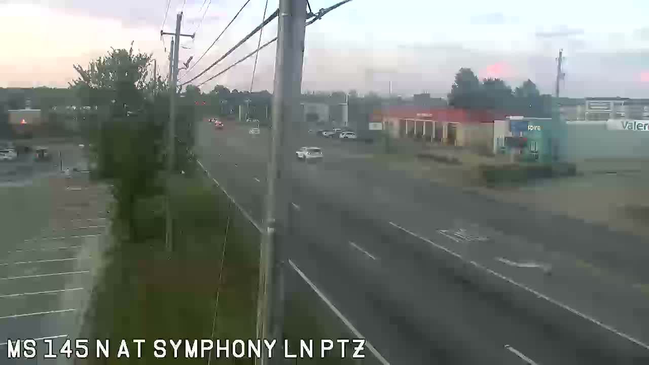 Traffic Cam Tupelo: MS 145 at Symphony Ln