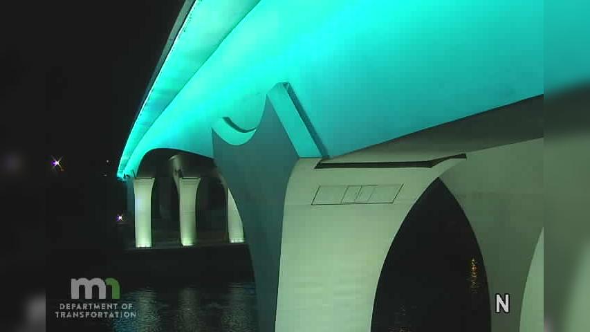 Traffic Cam Minneapolis: I-35W: West River St SB