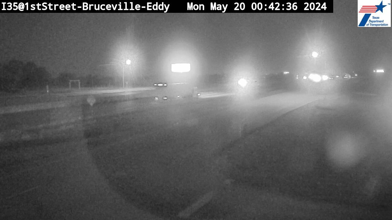 Traffic Cam Bruceville-Eddy › North: I35@1st Street