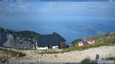 immagine della webcam nei dintorni di Malcesine: webcam Ferrara di Monte Baldo