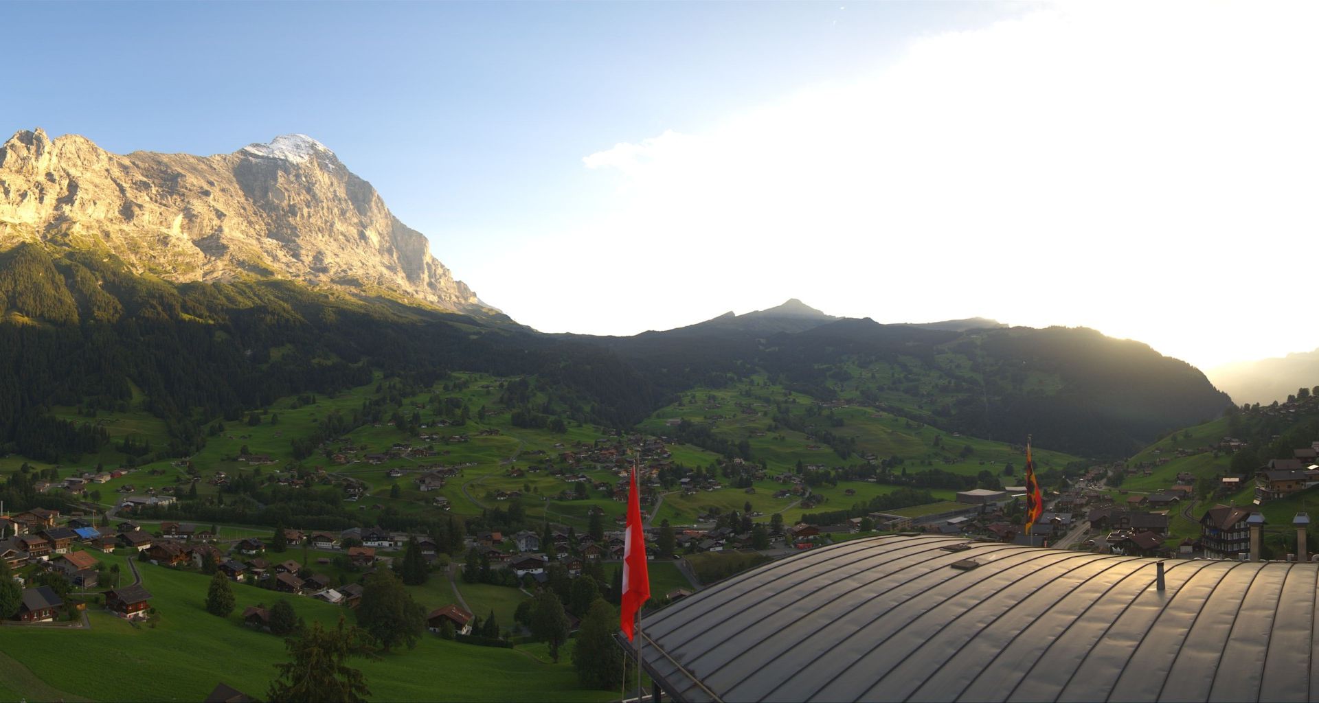 Traffic Cam Grindelwald: Belvedere Swiss Quality Hotel Grindelwald - Eiger - Wetterhorn - Kleine Scheidegg - Männlichen