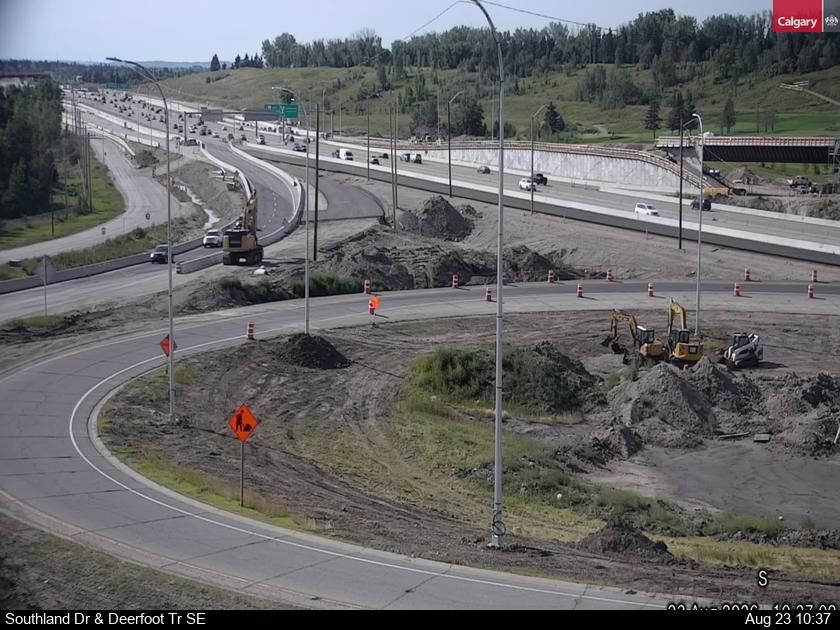 Traffic Cam Calgary › South-East: Deerfoot Trail Southeast