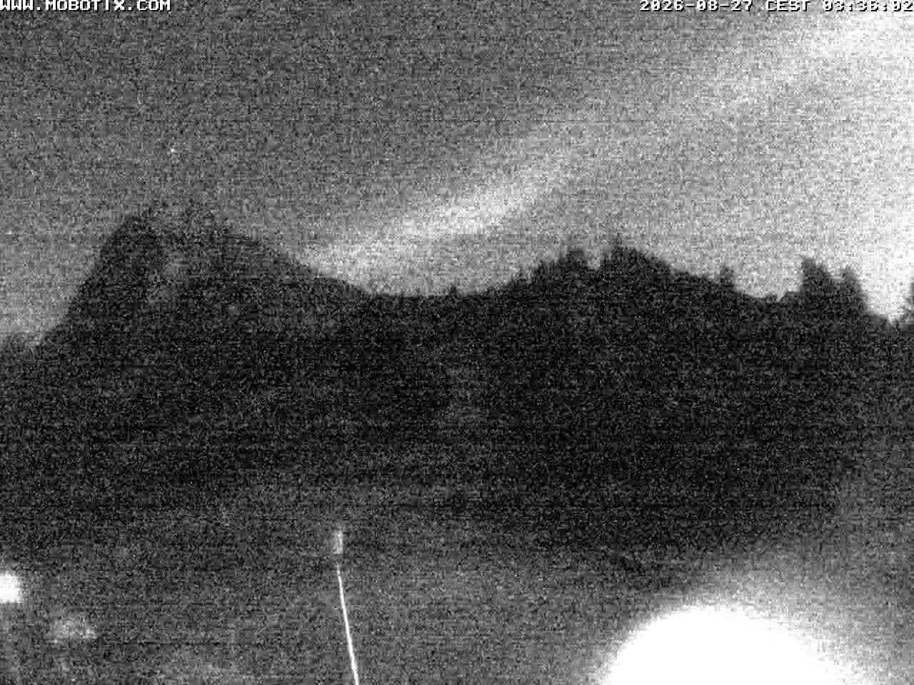 Traffic Cam Mollis: Naturfreundehaus Fronalp, Skigebiet Schilt oberhalb - Glarnerland