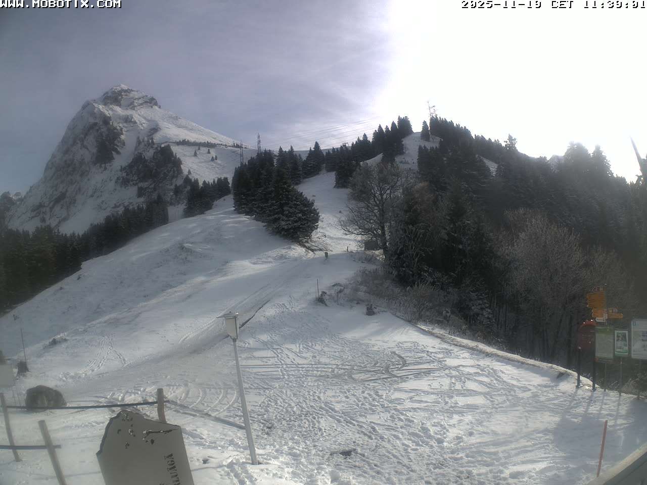 Mollis: Naturfreundehaus Fronalp, Skigebiet Schilt oberhalb - Glarnerland, Schweiz