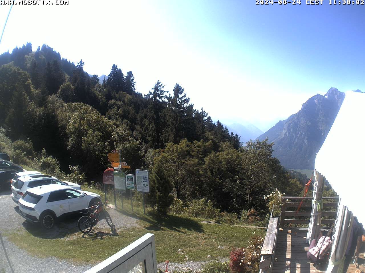 Mollis: Naturfreundehaus Fronalp, Skigebiet Schilt oberhalb - Glarnerland