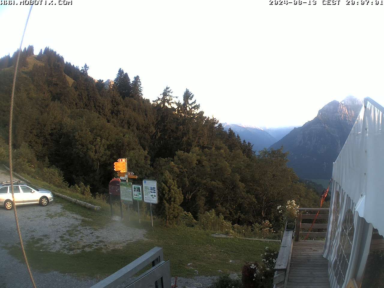 Mollis: Naturfreundehaus Fronalp, Skigebiet Schilt oberhalb - Glarnerland