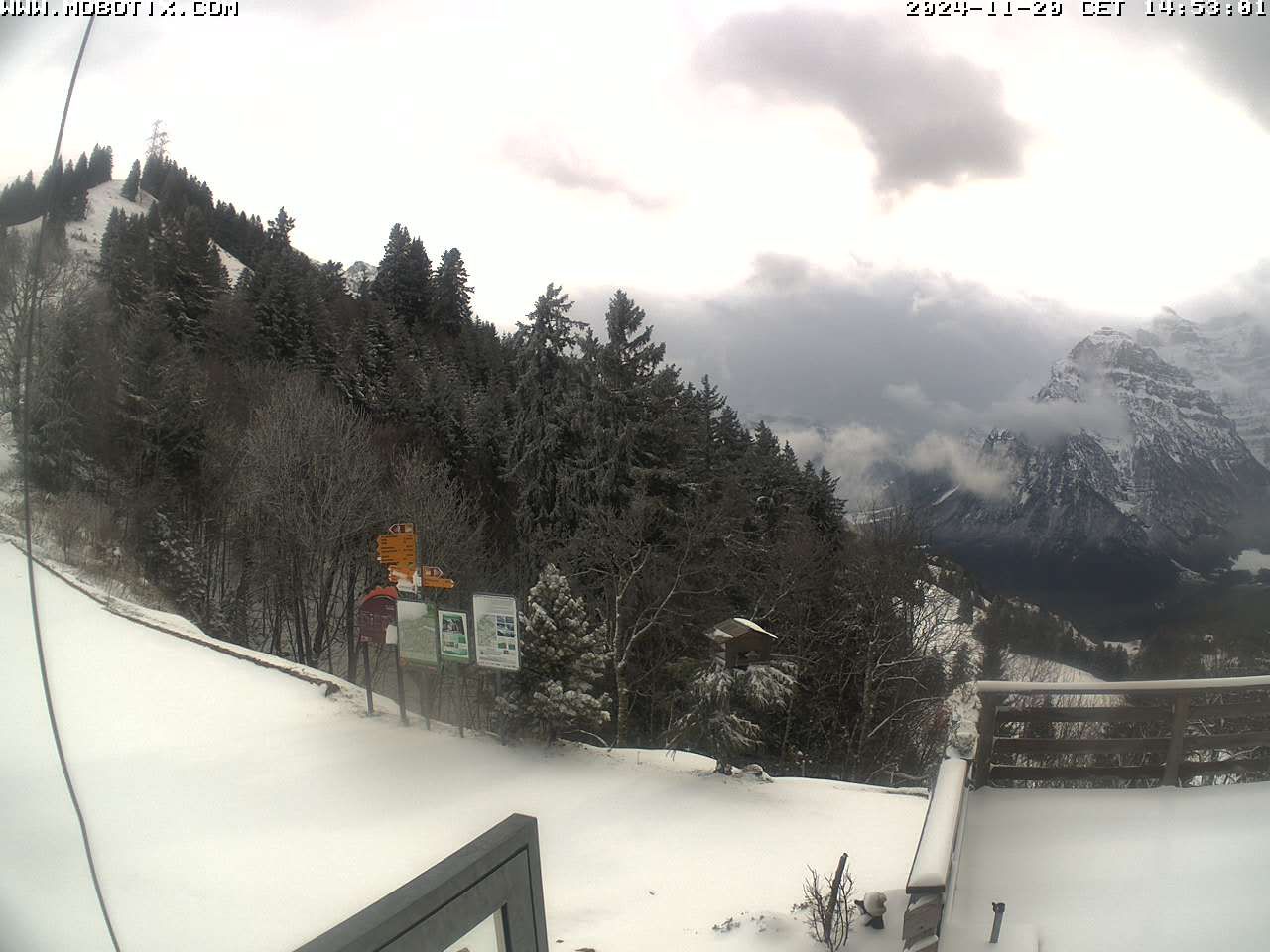 Mollis: Naturfreundehaus Fronalp, Skigebiet Schilt oberhalb - Glarnerland