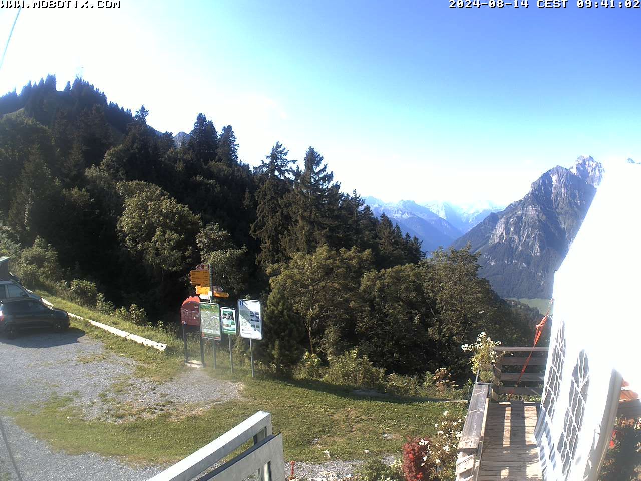 Mollis: Naturfreundehaus Fronalp, Skigebiet Schilt oberhalb - Glarnerland