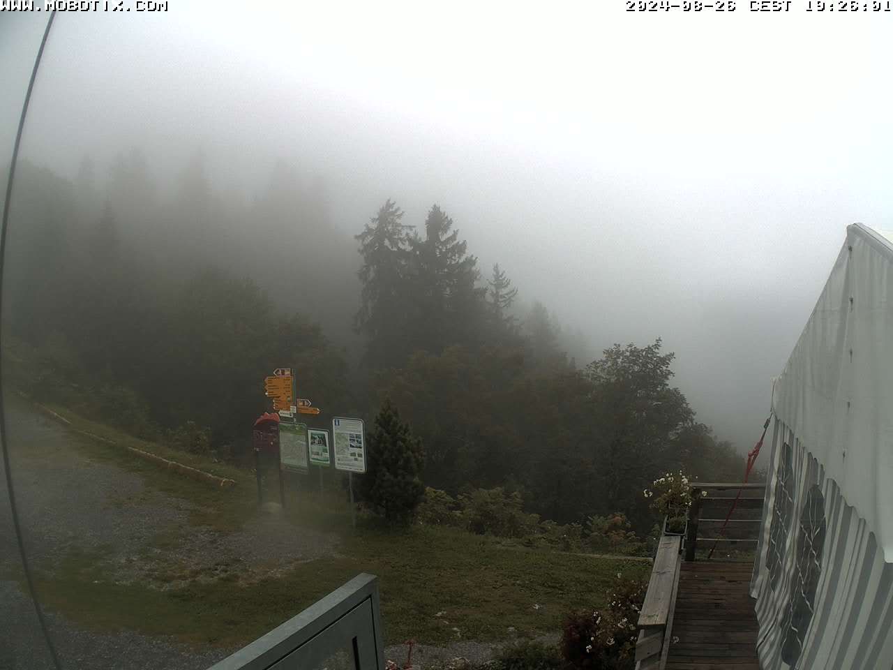 Mollis: Naturfreundehaus Fronalp, Skigebiet Schilt oberhalb - Glarnerland