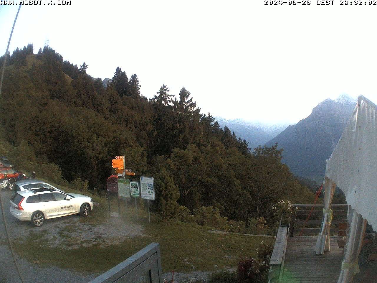 Mollis: Naturfreundehaus Fronalp, Skigebiet Schilt oberhalb - Glarnerland