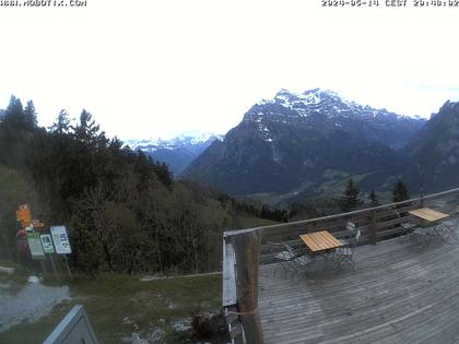 Mollis: Naturfreundehaus Fronalp, Skigebiet Schilt oberhalb - Glarnerland