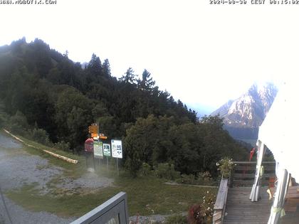 Mollis: Naturfreundehaus Fronalp, Skigebiet Schilt oberhalb - Glarnerland