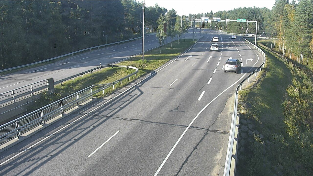 Traffic Cam Oulu: vt4_Oulu, Isko - Kaijonharjuun