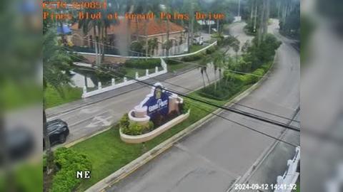 Traffic Cam Pembroke Pines: Pines Blvd at Grand Palms Drive