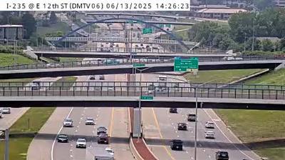 Des Moines Traffic - I-235 @ E 12th