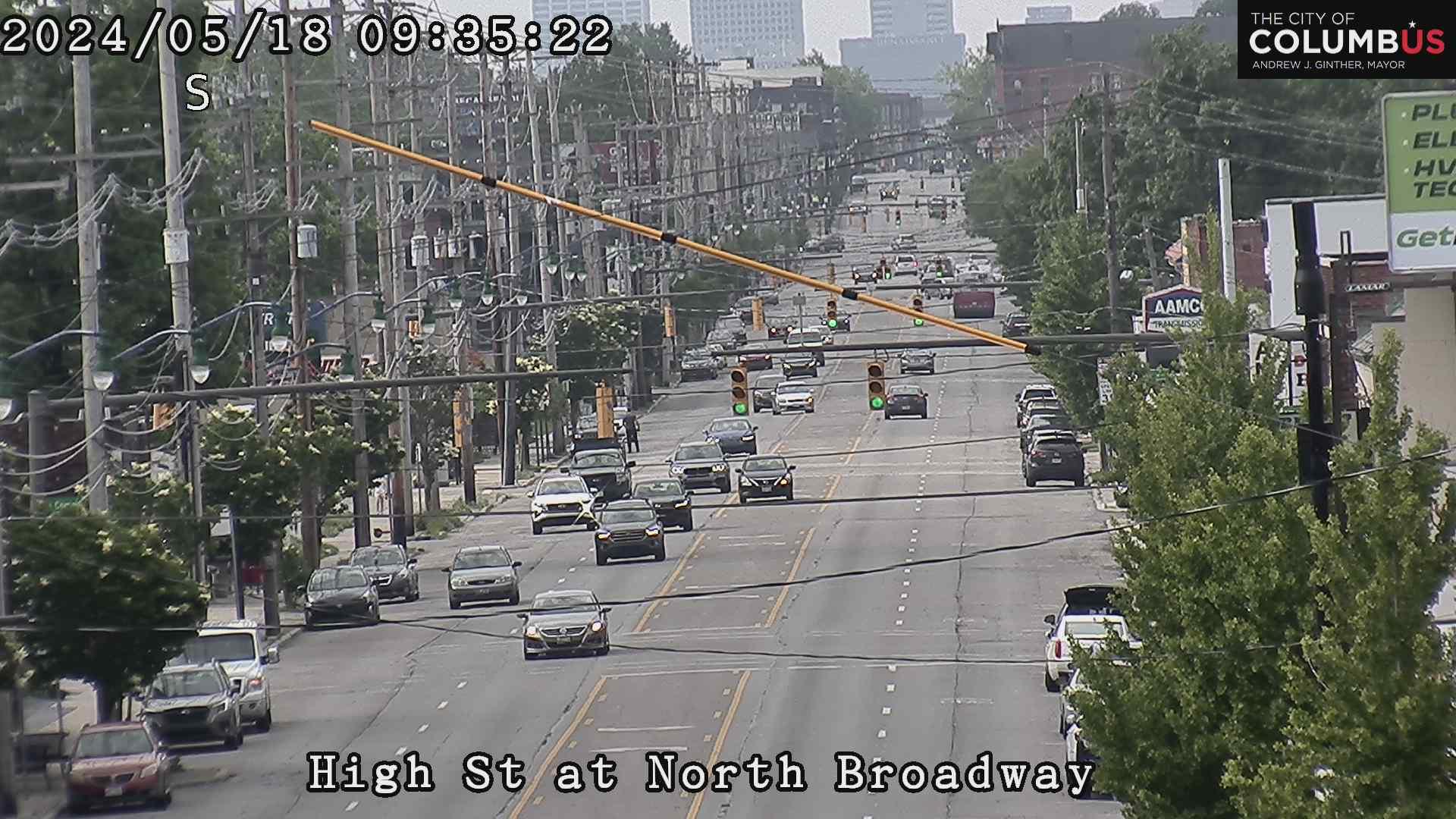 Traffic Cam Columbus: City of - High St at North Broadway St