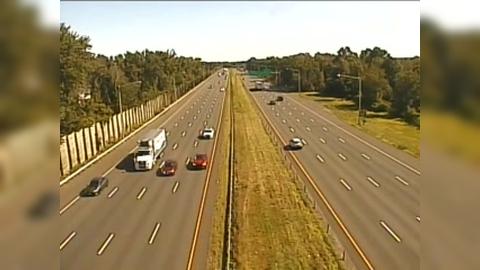 Traffic Cam Wethersfield › North: I-91 @ Exit 25 & 24 n/o Middletown Ave