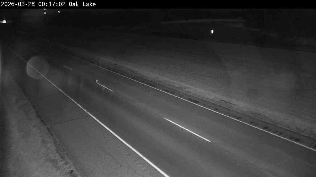 Traffic Cam Oak Lake › West