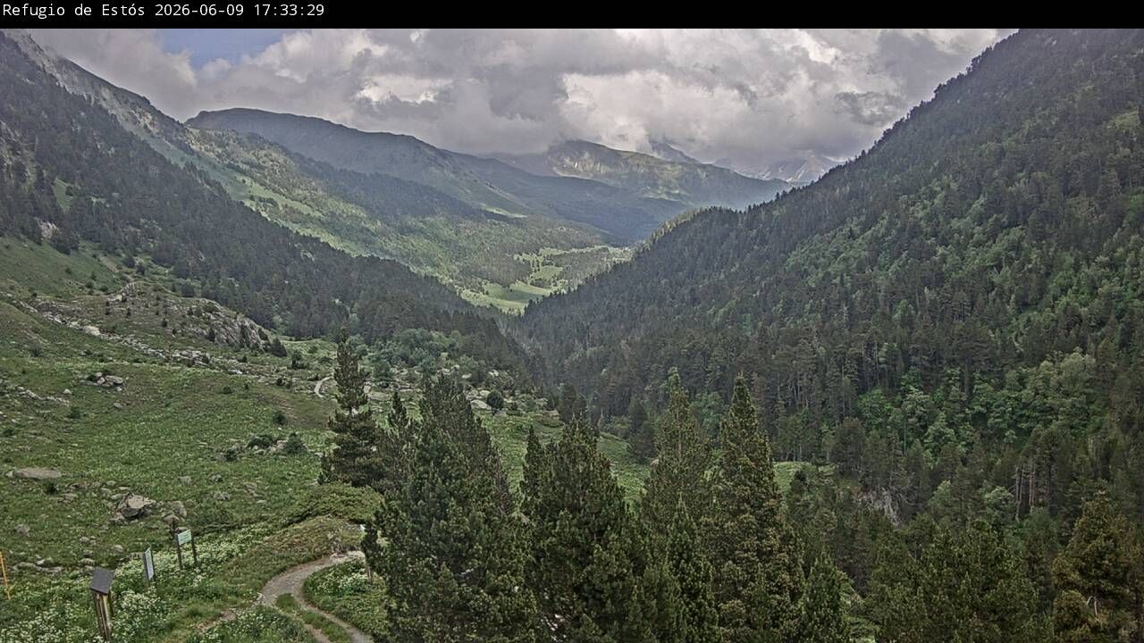 Traffic Cam Benasque: Refugio De Estos