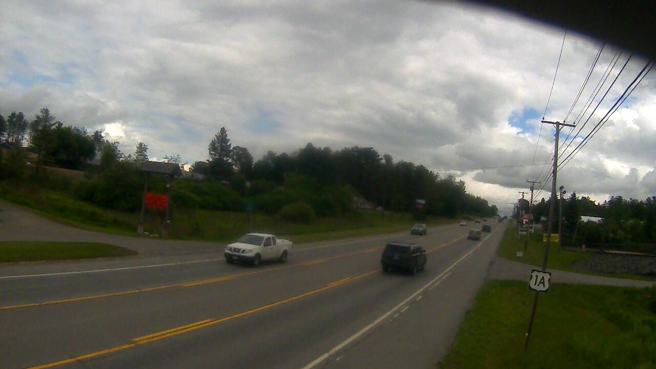 Traffic Cam Brewer › South: Rt 1A Mile
