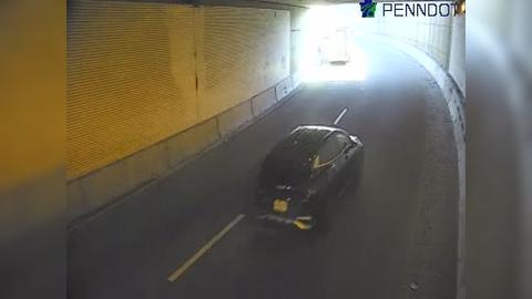 Traffic Cam South Philadelphia: 26TH ST @ MM 1.1 (SOUTHBOUND TUNNEL TO I-76 EAST)