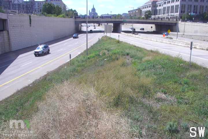 Traffic Cam St. Paul: I-94: I-94 EB @ Jackson St