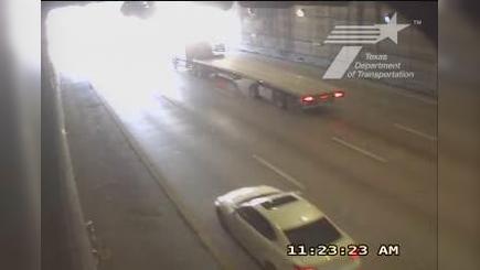 Traffic Cam Klyde Warren Park-Arts District PID › East: Spur 366 @ WB Tunnel Cam