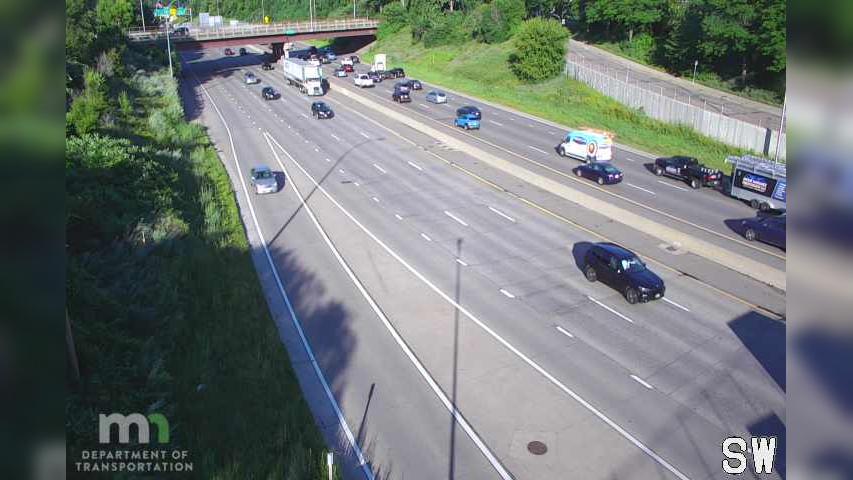 Traffic Cam Minneapolis: I-35W: I-35W NB @ 8th St