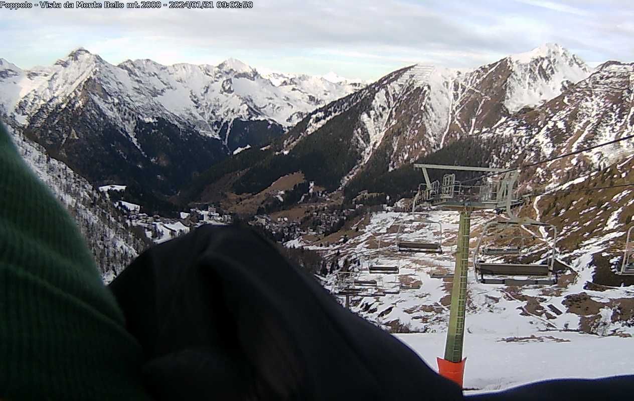 Traffic Cam Foppolo: Rifugio Montebello - Terrazza Salomon
