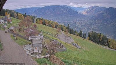 Mountain Majesty: Schennabergs Scenic Vista