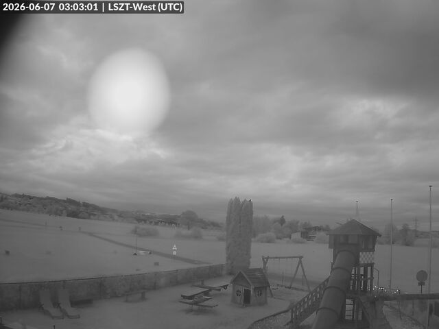 Lommis: Airfield - Cam West