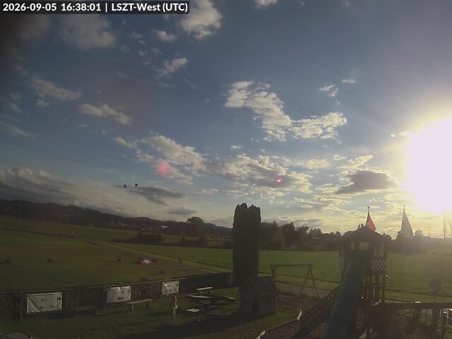 Lommis: Airfield - Cam West