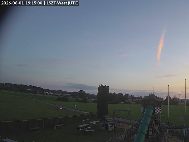 Lommis: Airfield - Cam West