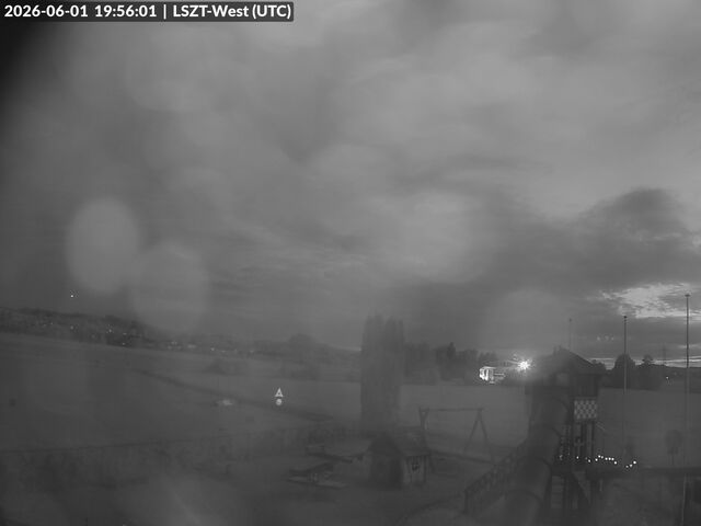 Lommis: Airfield - Cam West