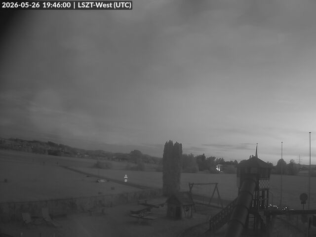 Lommis: Airfield - Cam West