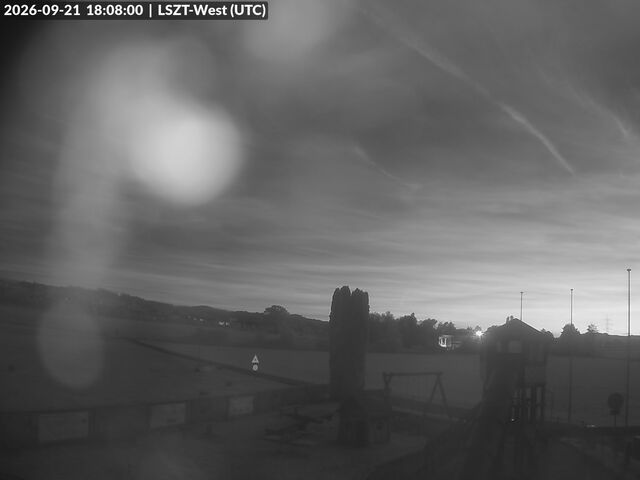 Lommis: Airfield - Cam West