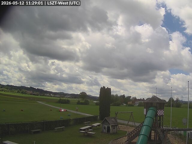Lommis: Airfield - Cam West