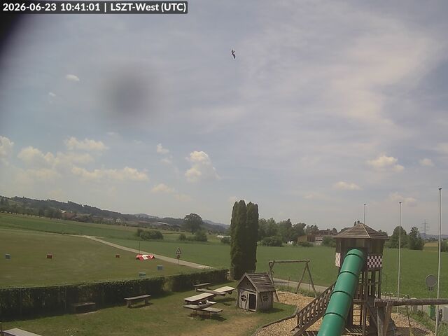 Lommis: Airfield - Cam West