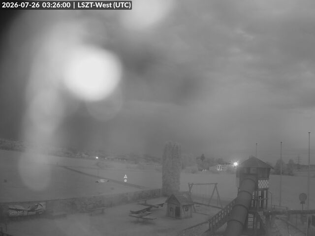 Lommis: Airfield - Cam West